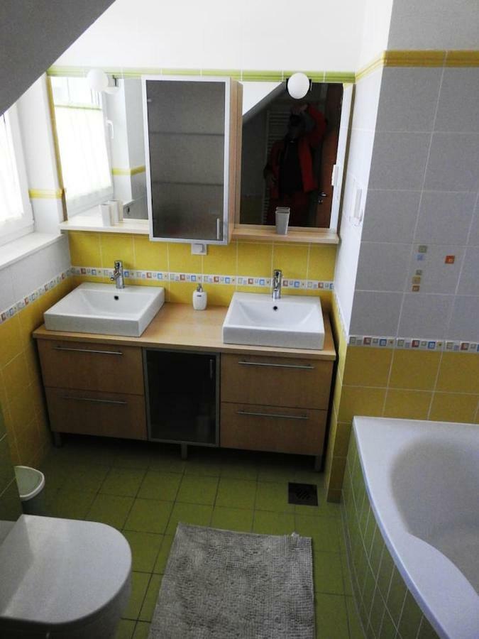Апартаменты Natasha'S Garden House Dol pri Ljubljani Экстерьер фото